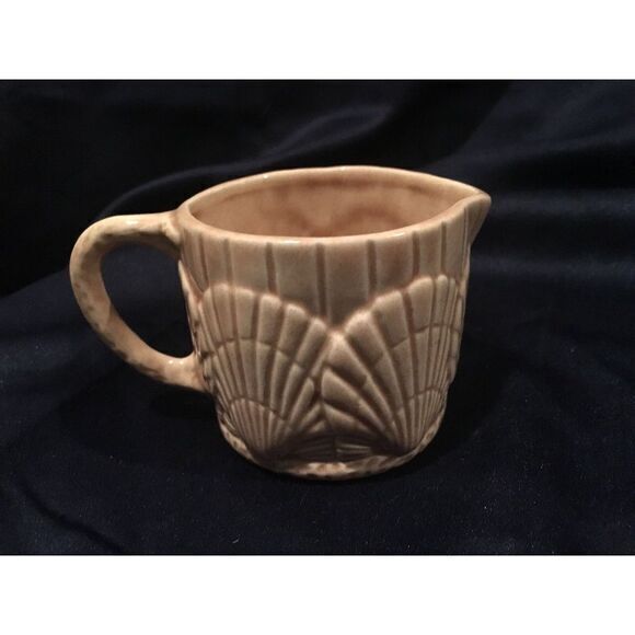 Sea Shell Pottery Creamer Signed By Peggy - Picture 2 of 5